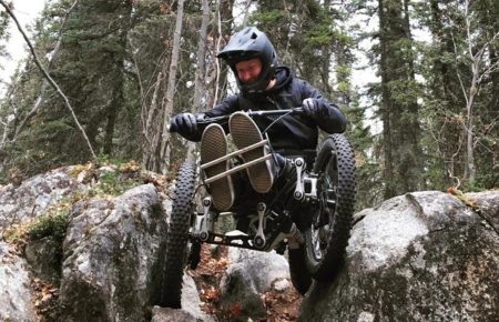 Паралізований сноубордист заснував компанію, що виготовляє велосипеди для людей з інвалідністю
