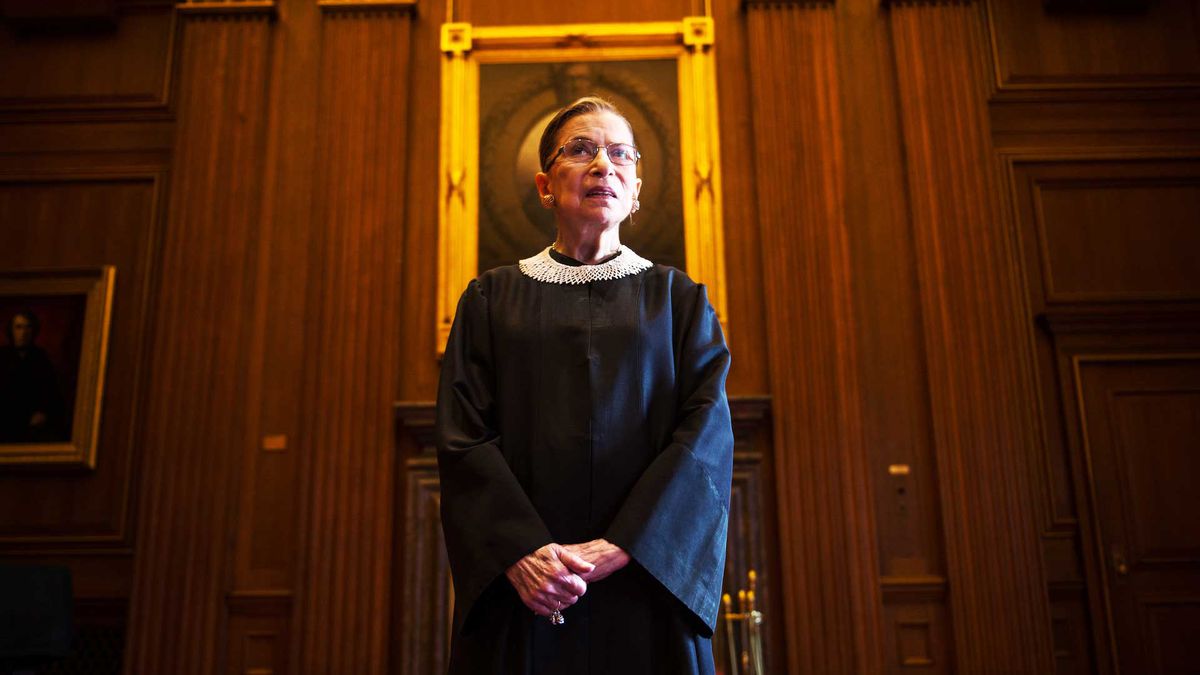 У віці 87 років померла Рут Ґінзбурґ — друга в історії США жінка-суддя Верховного суду