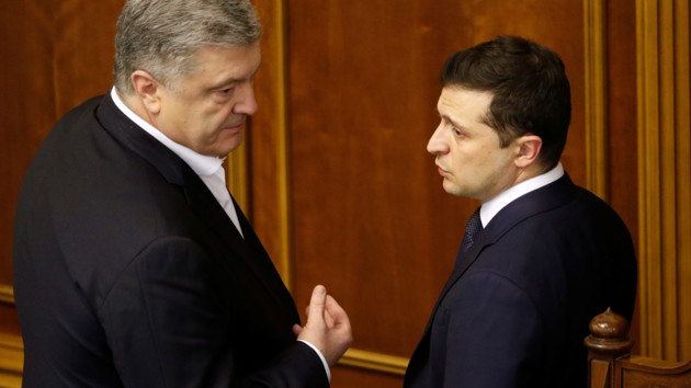 Страна зависла между Порошенко и Зеленским — социолог о новых политических рейтингах