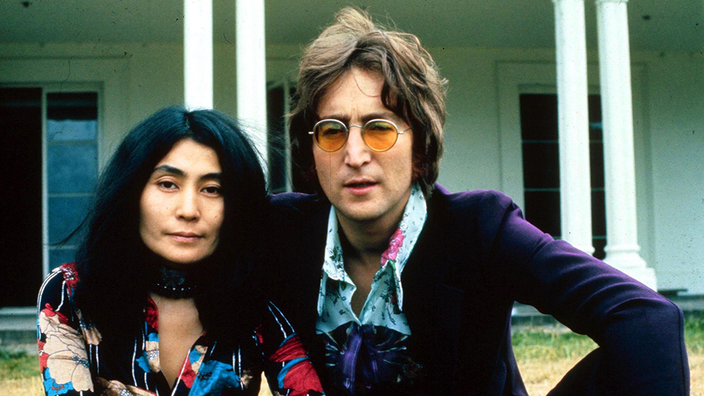 Убийца Леннона извинился перед вдовой Йоко Оно через 40 лет после преступления