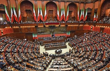 В Италии на треть сократят  число парламентариев — итоги референдума