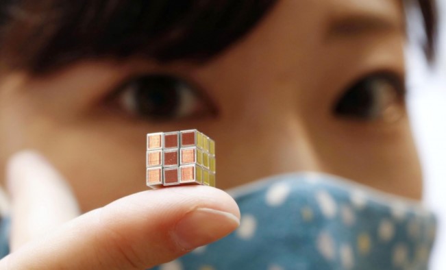 Найменший у світі кубик Рубіка вагою 2 грами представили у Японії