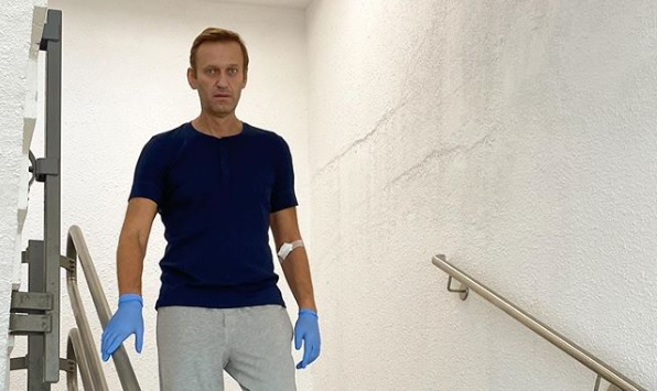 Навальний опублікував нове фото з лікарні та розповів про свій стан