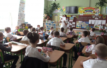 До 1 вересня на Луганщині відремонтували п'ять дитячих садків, стільки ж шкіл та стадіонів