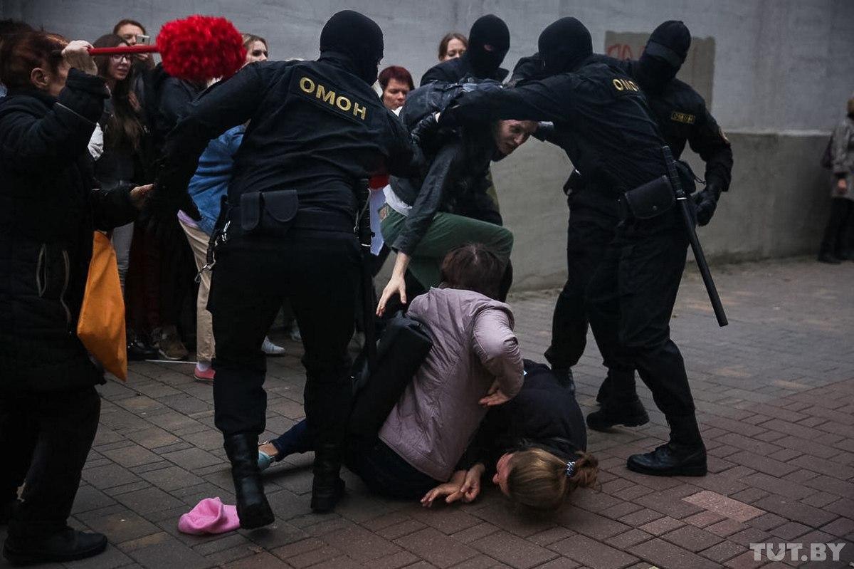 МВД Беларуси сообщает о 442 задержанных на вчерашних протестах