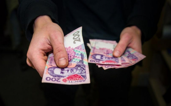 У Миколаєві агітаторка «Слуги народу» пропонувала спостерігачу гроші за контакти виборців та голосування