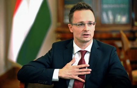 Сийярто назвал «жалким» решение о запрете въезда в Украину двум венгерским чиновникам