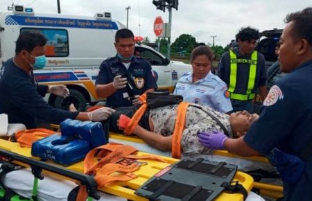 У Таїланді автобус зіткнувся із потягом, загинули щонайменше 18 людей (оновлено)
