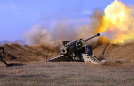 Нагірний Карабах: Азербайджан заявив про бойові дії по всій лінії фронту