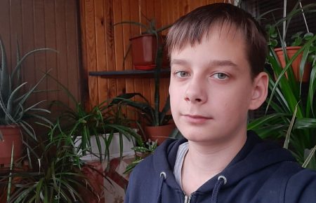 «Мати хоче запроторити Арсенія у психіатричну лікарню»: 15-річного підлітка підозрюють у замаху на тітку та брата