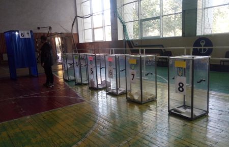 Выборы в Мариуполе: бюллетени экстренно перепечатали из-за ошибок