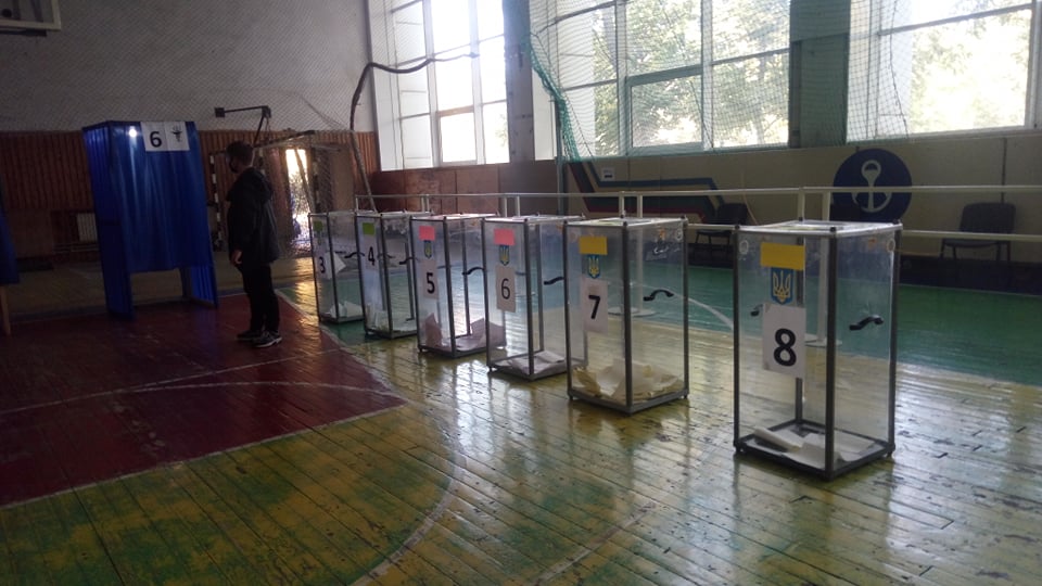 Выборы в Мариуполе: бюллетени экстренно перепечатали из-за ошибок