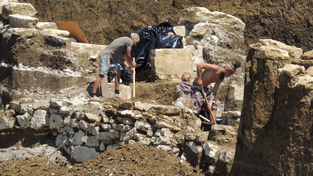 Україна вимагає від Росії припинити незаконні археологічні розкопки в окупованому Криму