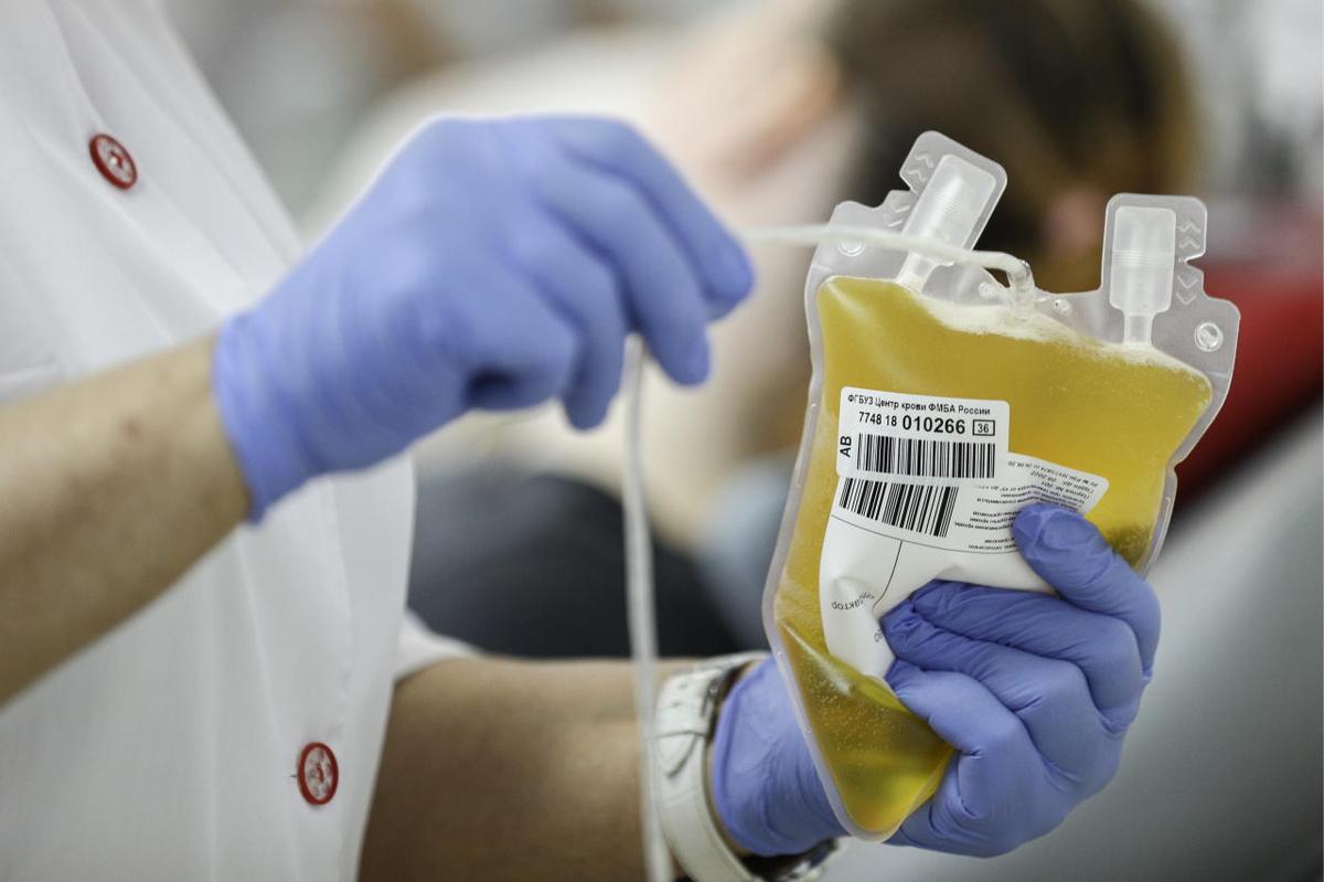 В Україні планують використати плазму крові з антитілами для лікування коронавірусу