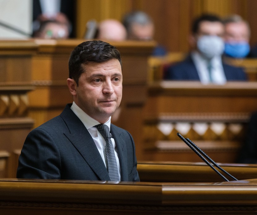 Зеленський відкликав з парламенту законопроєкт про припинення повноважень суддів КСУ