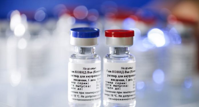 У деяких добровольців, які тестували російську вакцину, виявили коронавірус