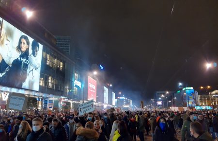 У Варшаві проходить наймасовіша акція проти заборони абортів