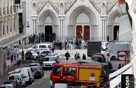 Пильні, але без паніки: журналістка про поведінку французів після терактів