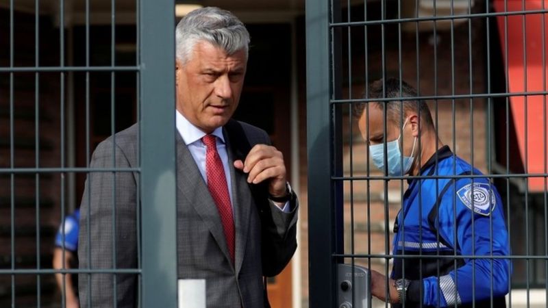 Президент Косова пішов у відставку: політика звинувачують у воєнних злочинах і він постане перед судом в Гаазі