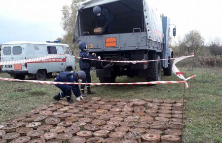 Розліт осколків близько 600 метрів: у Хмельницькому на будмайданчику виявили 170 боєприпасів