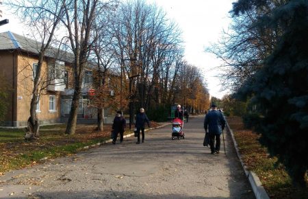 «Я уже смерти жду»: що люди думають про вибори у Кремінній на Луганщині