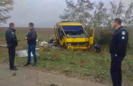 На Херсонщине перевернулся рейсовый автобус, 2 людей погибли
