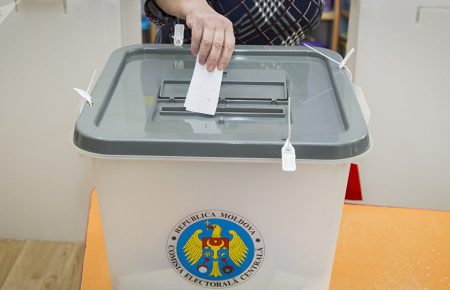 У Молдові завершився другий тур президентських виборів: за даними екзит-полів перемагає Санду
