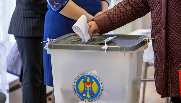 На виборах президента Молдови фіксують випадки підвезення виборців з Придністров'я