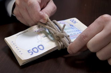 По 1000 гривень: кандидат в мери ініціював виплати чернівчанам