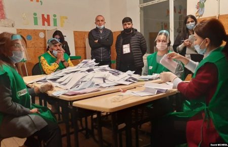 У Грузії опозиція не визнає результатів парламентських виборів та закликає людей вийти на вулиці