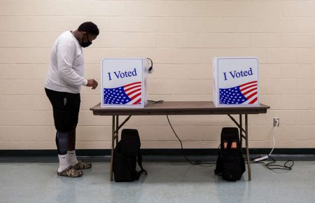 Вибори в США: штаб Трампа подав позов до суду з вимогою зупинити підрахунок голосів