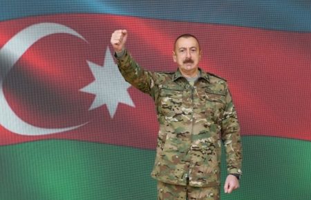 Алиев заявил, что Азербайджан взял под контроль город Шуша в Нагорном Карабахе, в Ереване опровергают информацию