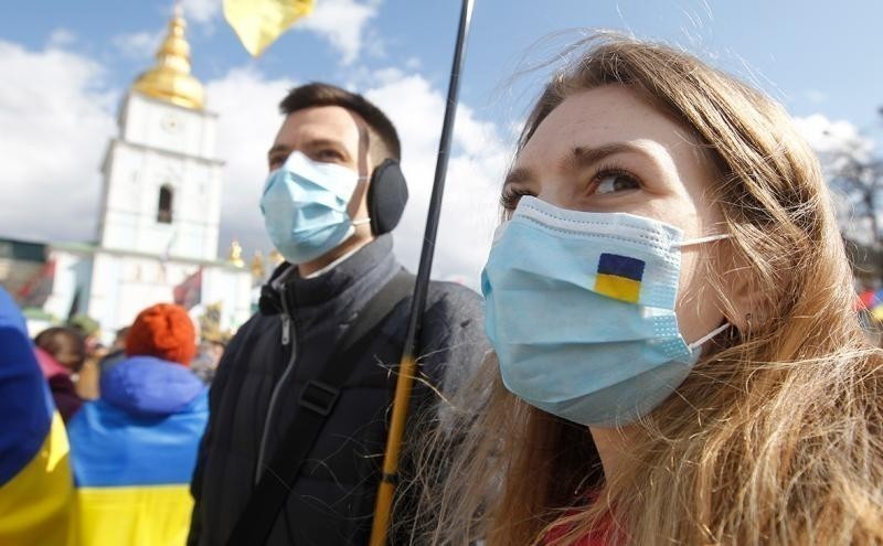 В Украине за сутки диагностировали более 14 тисяч случаев коронавируса