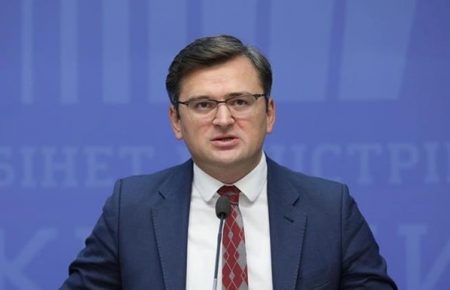 Посольство Угорщини отримало погрози напередодні візиту угорського міністра до Києва