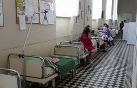 Місць у лікарнях не вистачає, кисню і ліків немає — пишатися нічим — ексрадник МОЗ про заяву Шмигаля