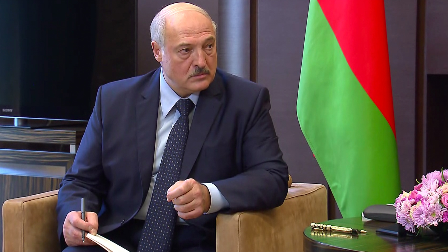 Швейцарія запровадила санкції проти Лукашенка та його сина