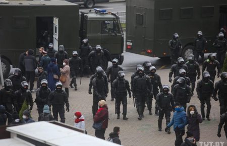 Протестное воскресенье в Беларуси: уже задержали не менее 40 человек