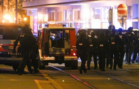 Напади у Відні сталися в шести точках міста — поліція