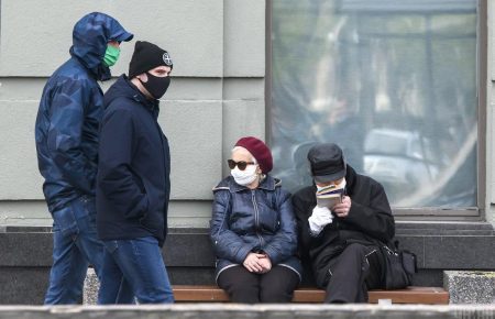 Запрет массовых мероприятий и специальное время для пенсионеров: Минздрав будет рекомендовать правительству усилить карантин в Украине