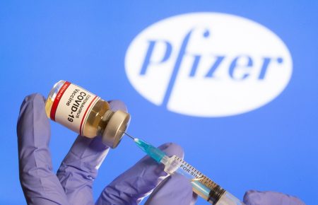 Україна в лютому отримає понад 100 тисяч вакцин від Pfizer