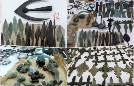 Сербські митники у вантажівці з України виявили велику партію цінних археологічних артефактів (ФОТО)