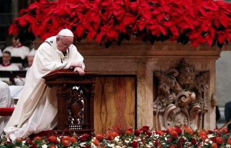 «Cпоживацтво вкрало в нас Різдво»: Папа Франциск закликає допомогти нужденним перед Різдвом
