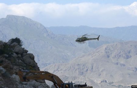 У Пакистані розбився вертоліт, який мав евакуювати тіла загиблих через лавину