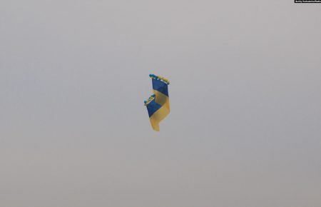Над окупованим Кримом запустили 20-метровий прапор України