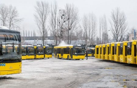 У Києві через негоду громадський транспорт курсуватиме з відхиленням від графіку