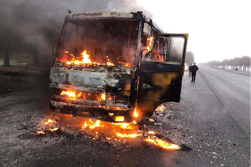 На Дніпропетровщині на ходу загорівся автобус з пасажирами