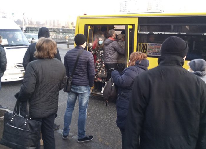 Ограничение работы общественного транспорта в Киеве начнут с маршрутных такси — Рубан