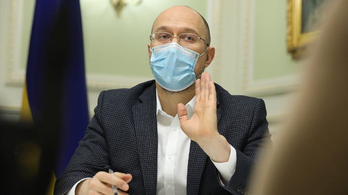Украина ожидает первый миллион вакцин от коронавируса в марте — Шмыгаль