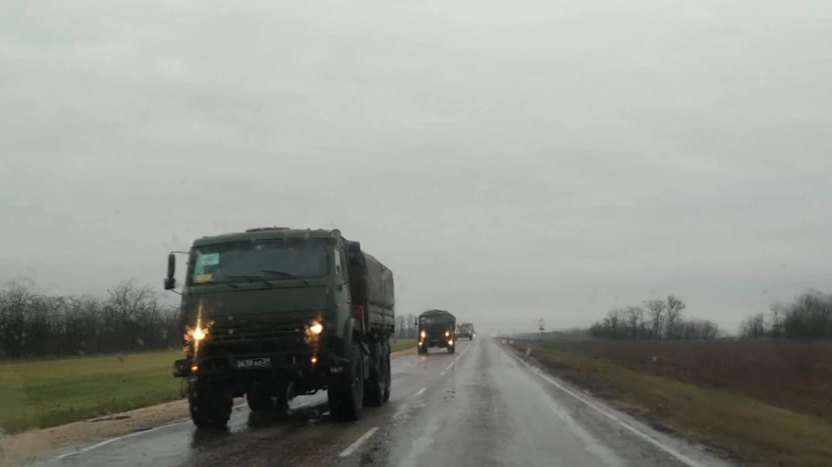 На Півночі Криму зафіксували військову техніку