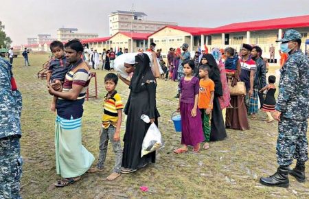 Велике переселення мусульман-рохінджа на безлюдний острів: чому правозахисники критикують за це уряд Бангладеш?